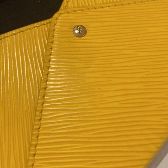 Louis Vuitton Epi Kirigami Pochette in Yellow - Picture 5 of 6